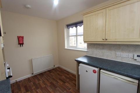 3 bedroom flat to rent, Russell Gardens, Roseburn, Edinburgh, EH12