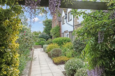 11 The Grange, Moreton-in-marsh, GL56 0AU