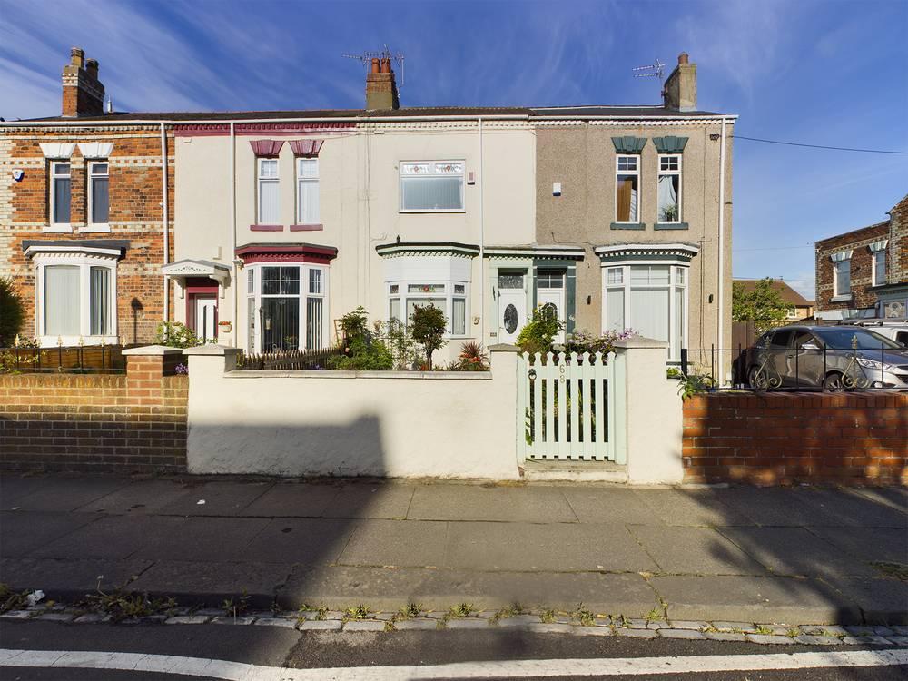 South Parade, Hartlepool, TS25 2 bed terraced house £70,000