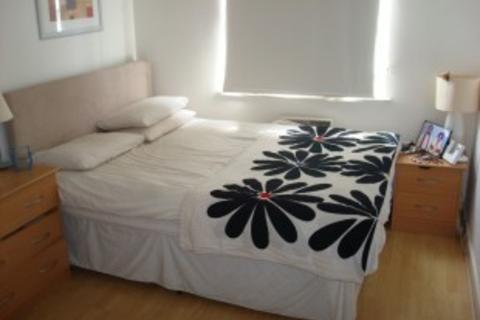 1 bedroom apartment to rent - Smart One Bedroom Flat  To Let  Deals Gateway  SE13