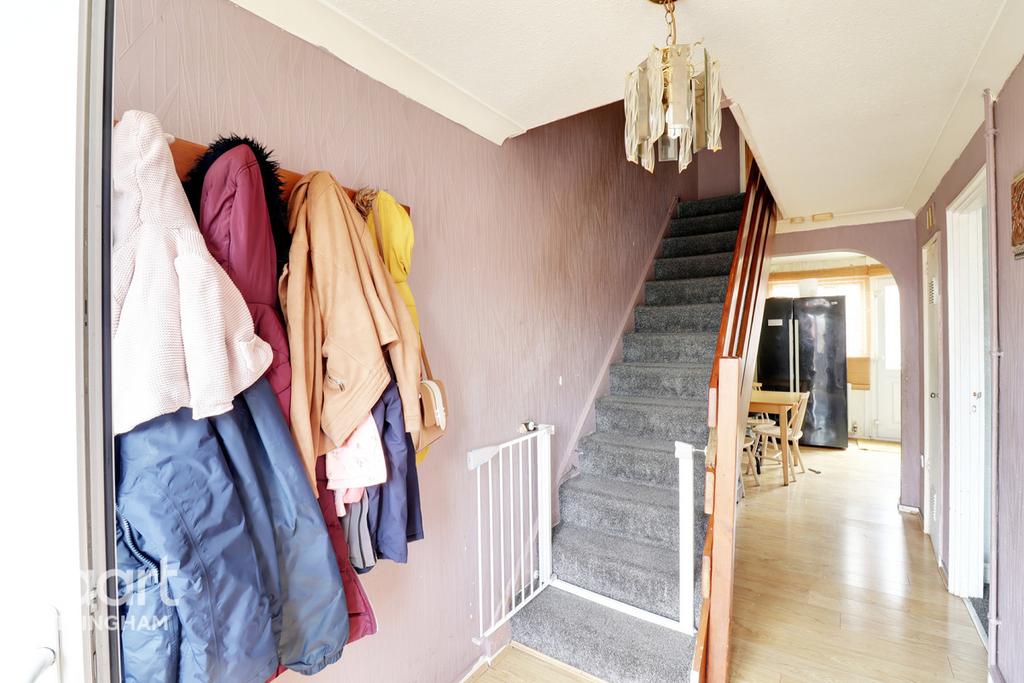 Wilford Crescent West, The Meadows 3 bed semidetached house £200,000