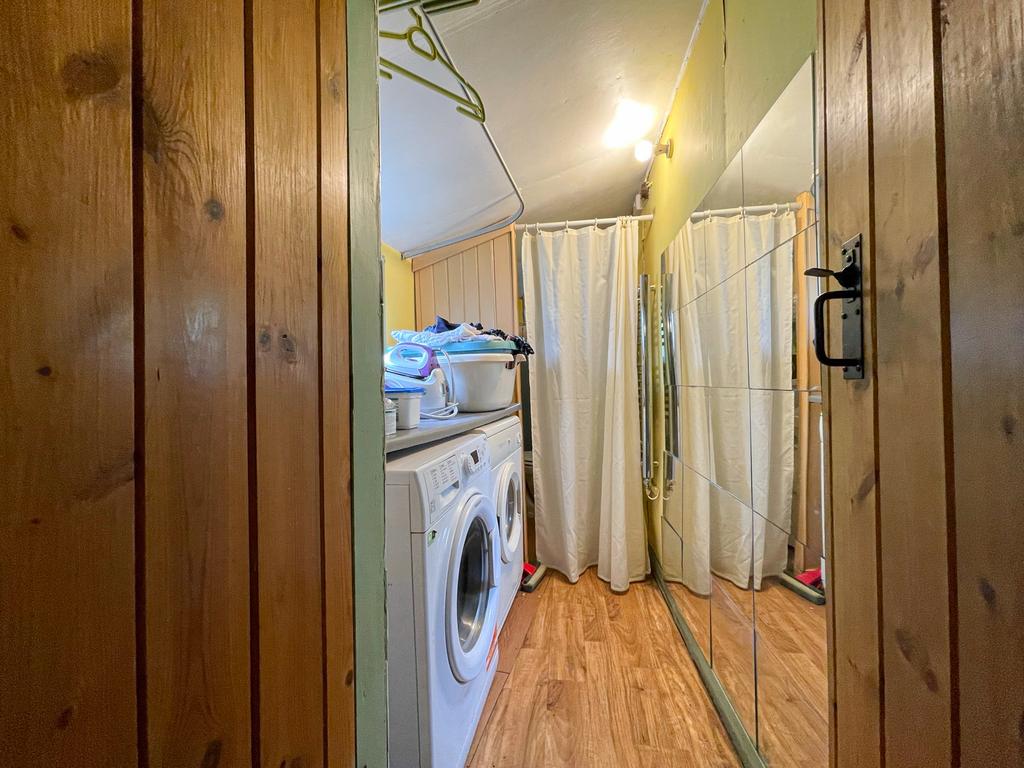 Utility and Cloakroom WC