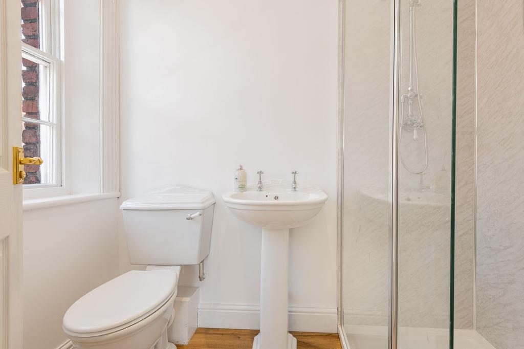 Ensuite, Albert House