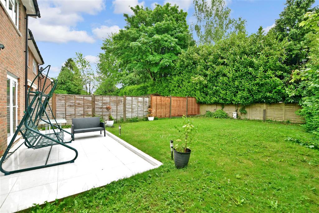 Hawthorne Gardens, Caterham, Surrey 4 bed detached house £1,100,000