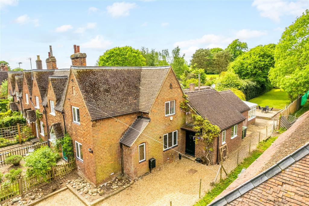 Crow Lane, Husborne Crawley, Bedfordshire, MK43 3 bed end of terrace