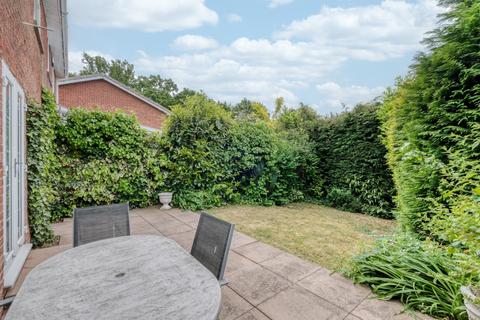 11 Alton Close, Redditch, B97 5XH