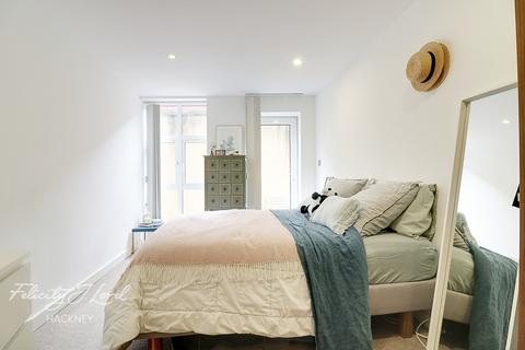Flat 1, 100 Lansdowne Drive, London, E8 4BF