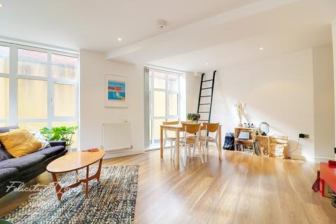 Flat 1, 100 Lansdowne Drive, London, E8 4BF