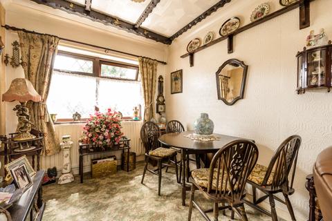 4 bedroom semi-detached house for sale - Whitehouse Close, Haydock, St Helens, WA11