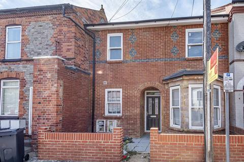 4 bedroom terraced house to rent - Salisbury Road,  Reading,  RG30