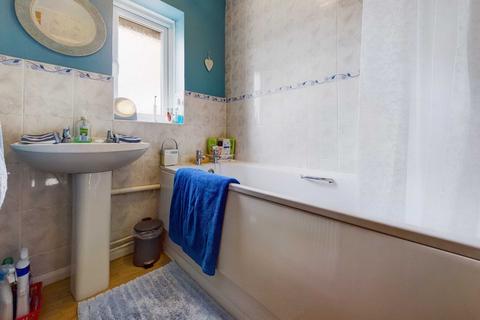 6 Peartree Close, Hemel Hempstead, HP1 3QP