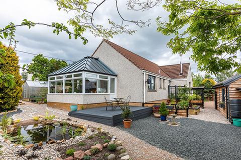 3 bedroom detached bungalow for sale - 1 The Orchard, Paxton, Kelso TD15 1TL
