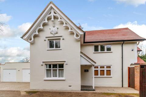 4 bedroom detached house to rent, Manor House Court, Church Road, Shepperton, TW17