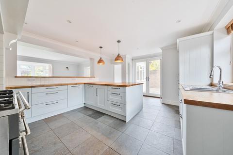 4 bedroom detached house to rent, Manor House Court, Church Road, Shepperton, TW17