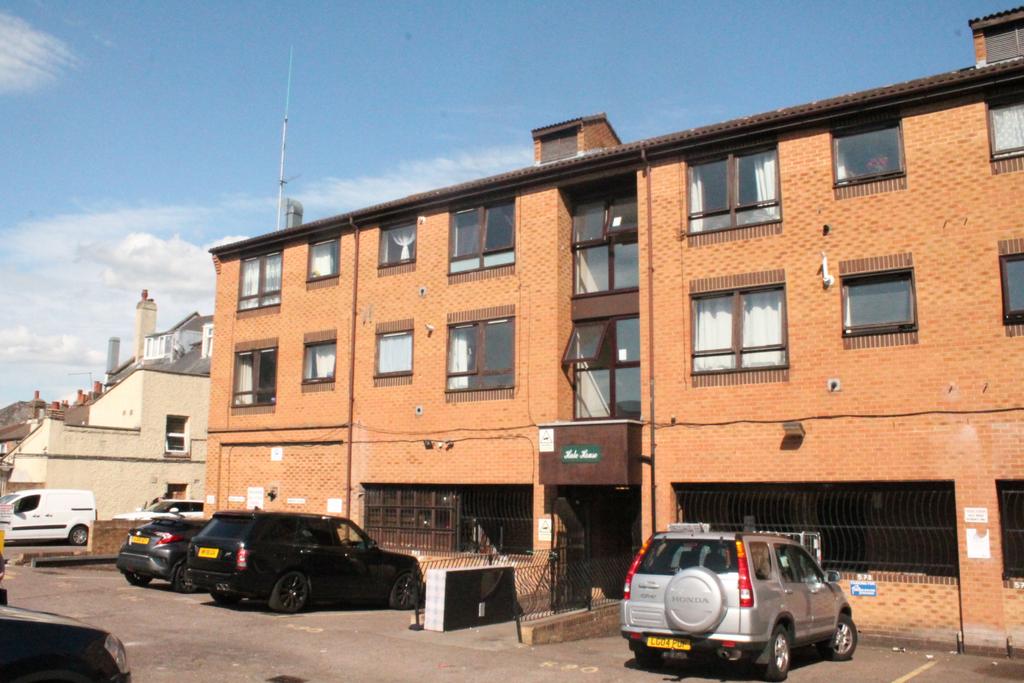 Self Contained Studio Flat