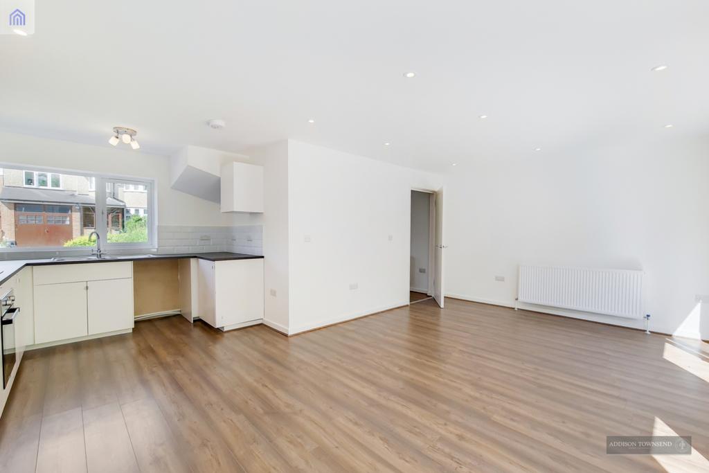 Riverside Place, New Southgate, N11 3 bed end of terrace house £605,000