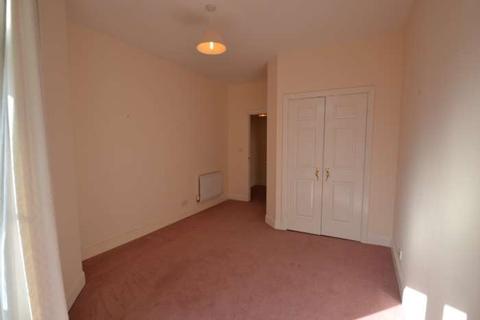 2 bedroom apartment to rent - Queen Alexandra Way, Epsom, KT19 7DW
