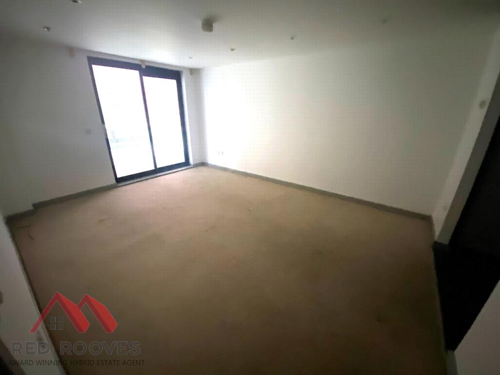 Lounge/Dining