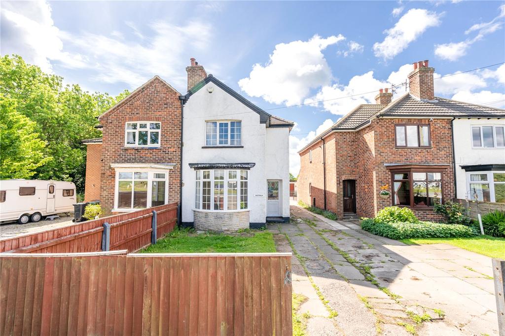 Grimsby Road, Laceby, Grimsby, DN37 3 bed semidetached house £155,000