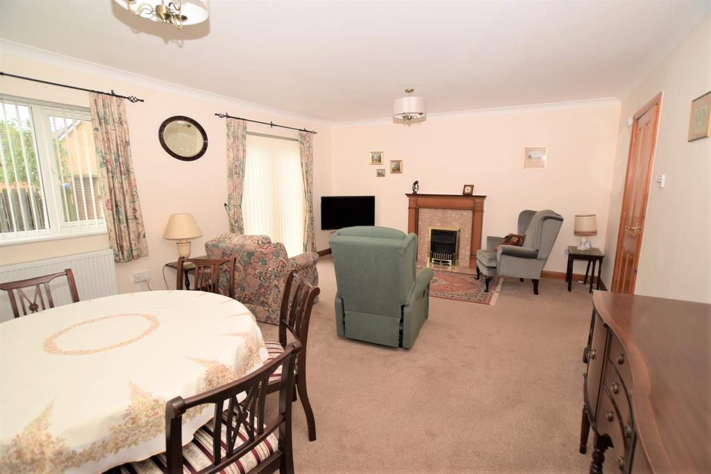 3 Woodgrove Drive, Dumfries DG1 1 RA - Grieve Grier
