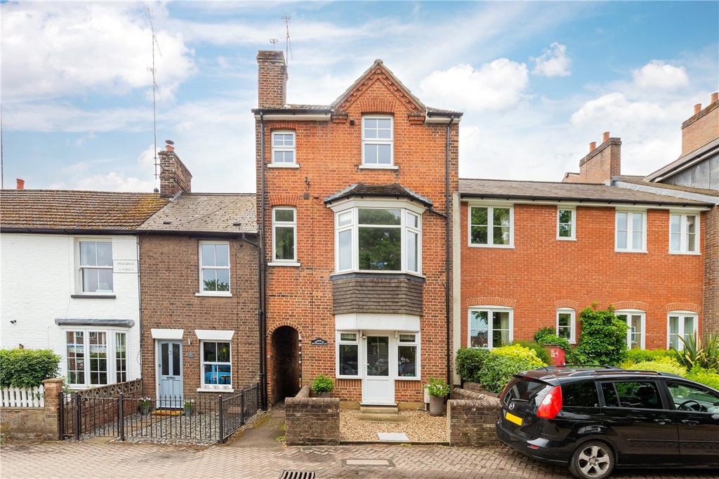 Southdown Road, Harpenden, Hertfordshire 5 bed terraced house £1,000,000