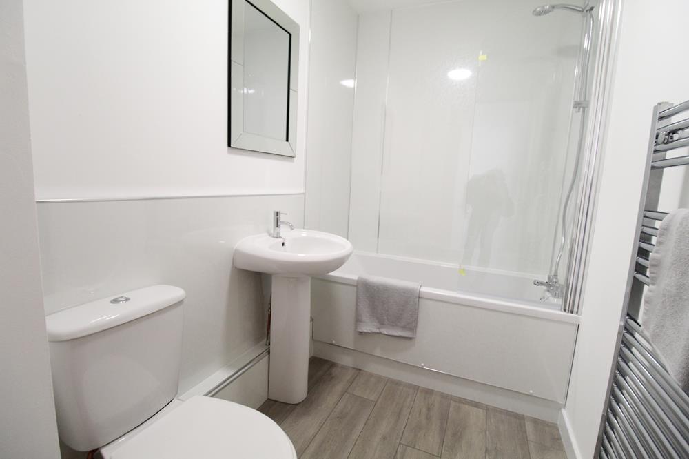 Bathroom Flat F