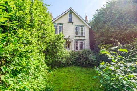 4 bedroom house for sale - Woodmill Lane, Bitterne Park, Southampton, Hampshire, SO18