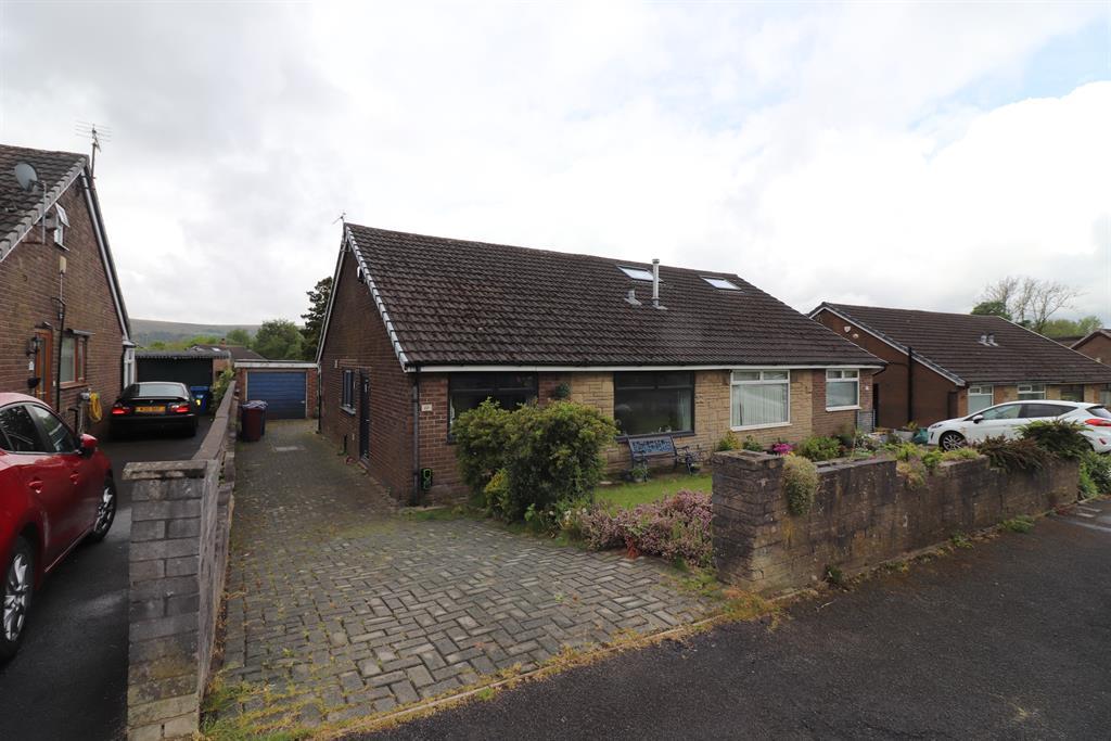Abbey Crescent, Darwen, BB3 3PX 4 bed semidetached house £1,100 pcm