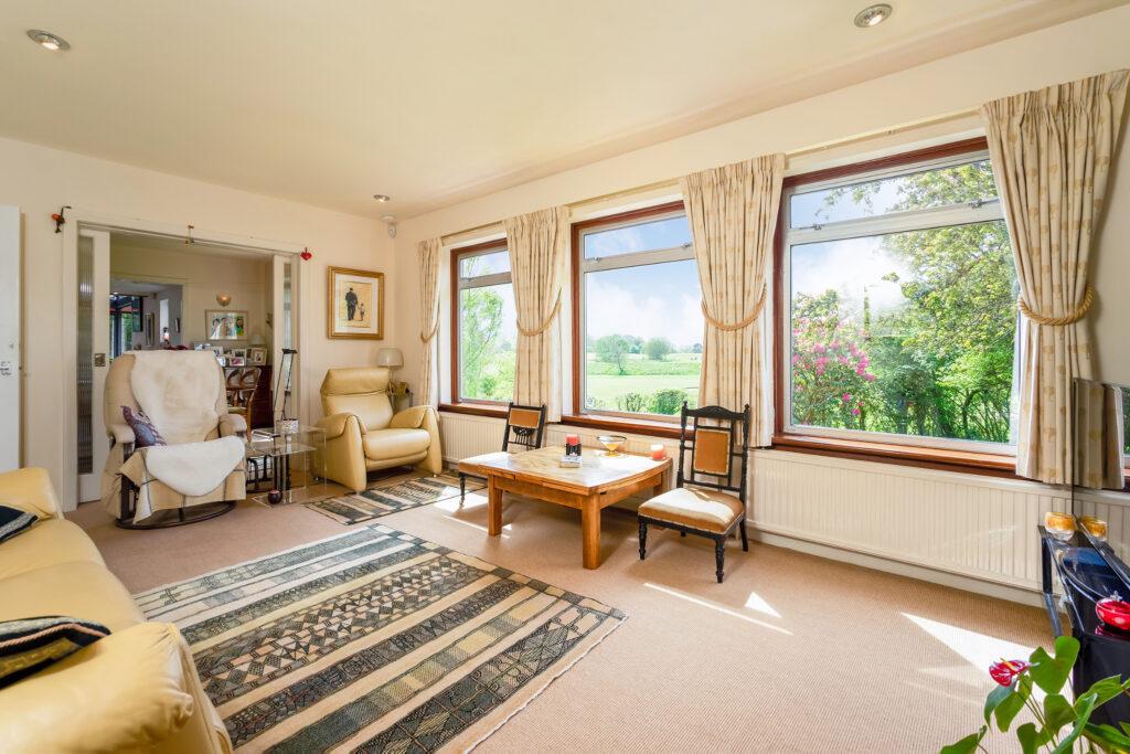 51 Antonine Road, Bearsden G61 4DS 4 bed detached house £459,000