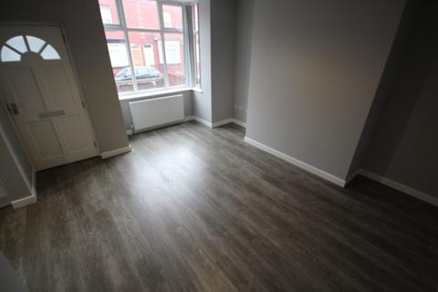 3 bedroom terraced house to rent, Broughton Avenue, Leeds, LS9 6BD