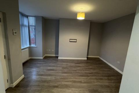 3 bedroom terraced house to rent, Broughton Avenue, Leeds, LS9 6BD