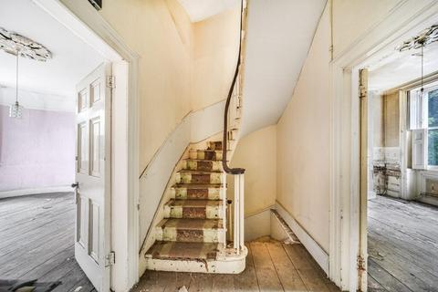 29 Gloucester Circus, London, SE10 8RY