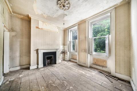 29 Gloucester Circus, London, SE10 8RY
