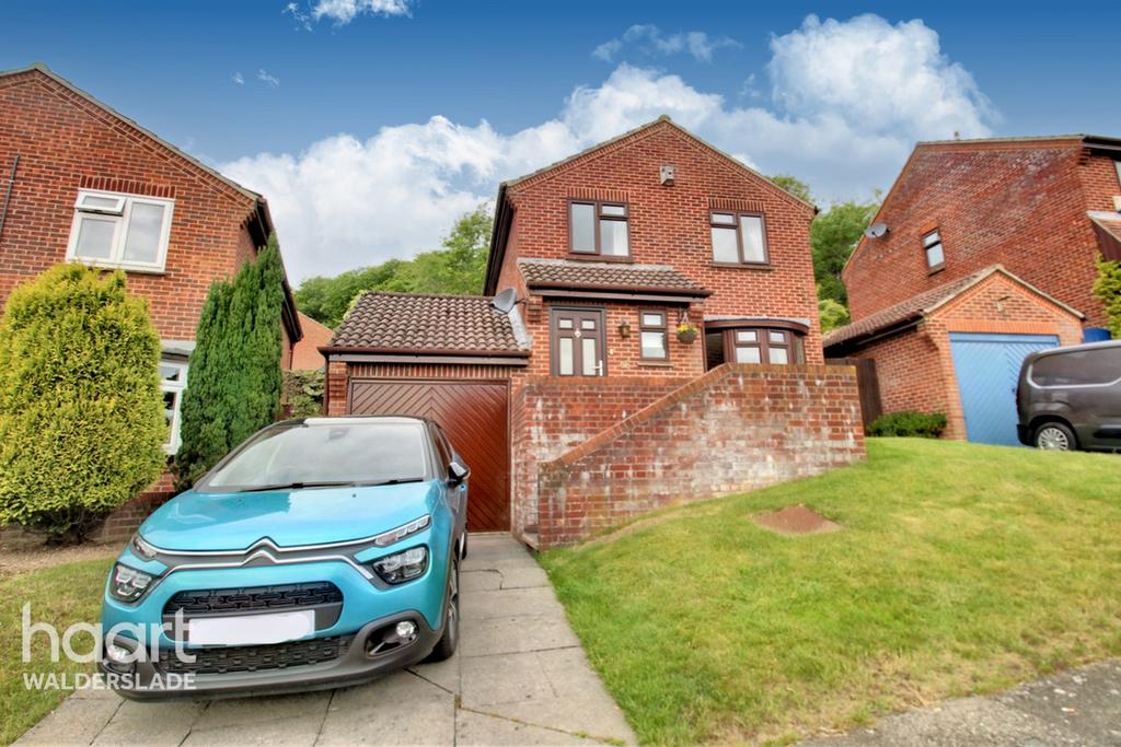 Swallow Rise, Chatham 4 bed detached house £400,000