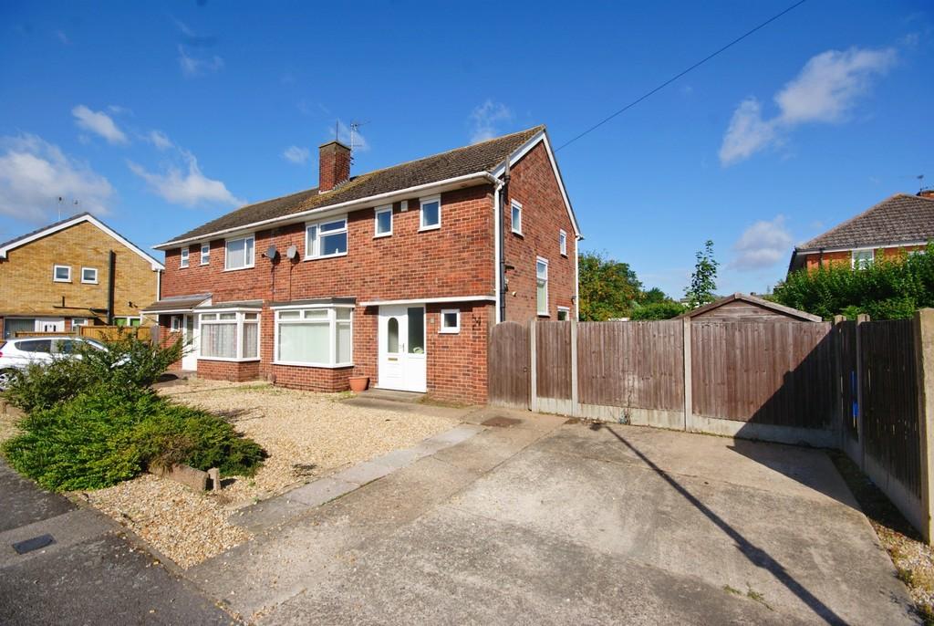 Gleedale, North Hykeham, Lincoln 3 bed semi-detached house - £850 pcm ...