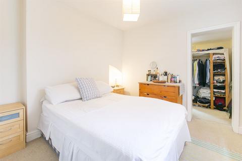 1 bedroom flat to rent, Elsynge Road, London, SW18
