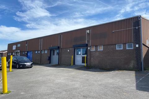 Industrial unit to rent - 15D Brackla Street Centre, Bridgend, CF31 1DD