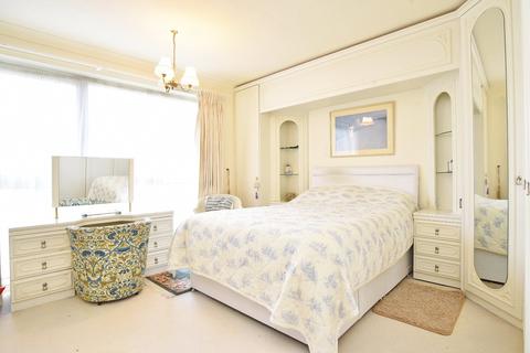 3 bedroom apartment for sale - Windsor Court, Cavendish Avenue, Harrogate
