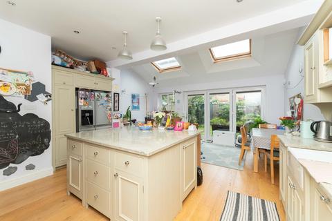 10 Wyndham Road, London, W13 9TE