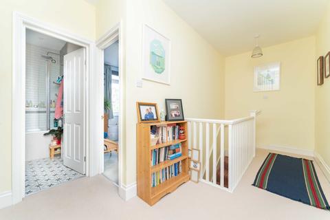 10 Wyndham Road, London, W13 9TE