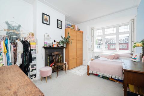 10 Wyndham Road, London, W13 9TE