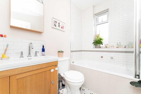 10 Wyndham Road, London, W13 9TE