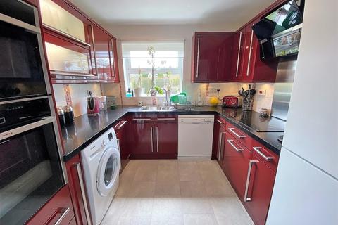 1 Lewing Close, Orpington, BR6 8RA