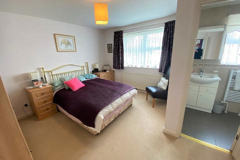 1 Lewing Close, Orpington, BR6 8RA