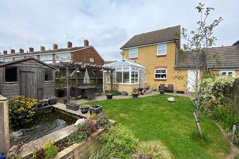 1 Lewing Close, Orpington, BR6 8RA