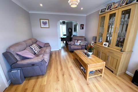 1 Lewing Close, Orpington, BR6 8RA