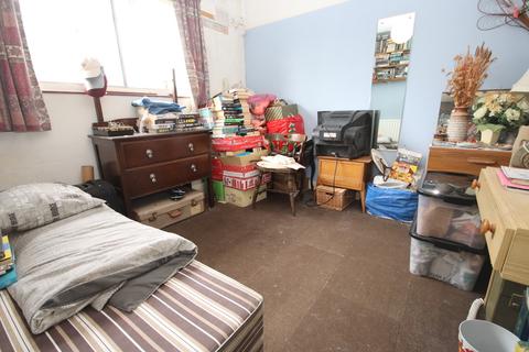 16 Meadow Way, Dartford, DA2 6AB