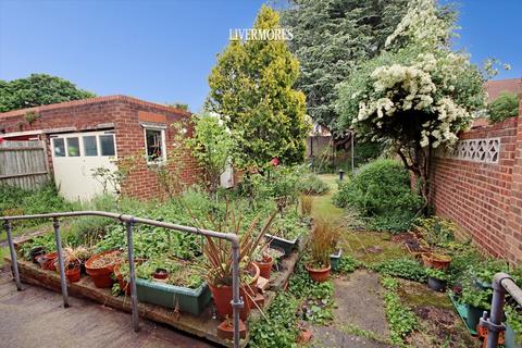 16 Meadow Way, Dartford, DA2 6AB