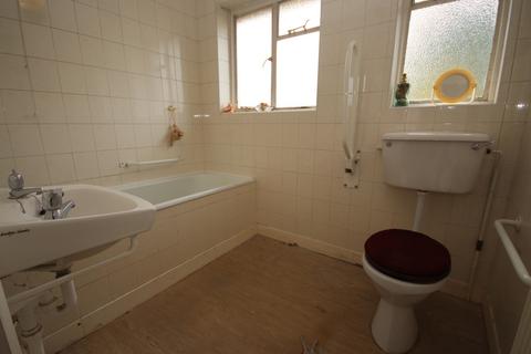 16 Meadow Way, Dartford, DA2 6AB