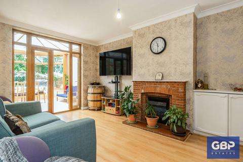 1 Woodlands Avenue, Romford, RM6 6EA
